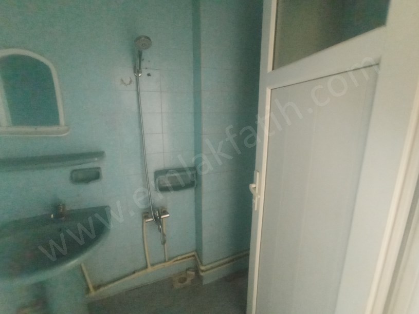 Kocamustafapaşa İzci Türk Sokak Kiralık 2+1 Daire 3.kat