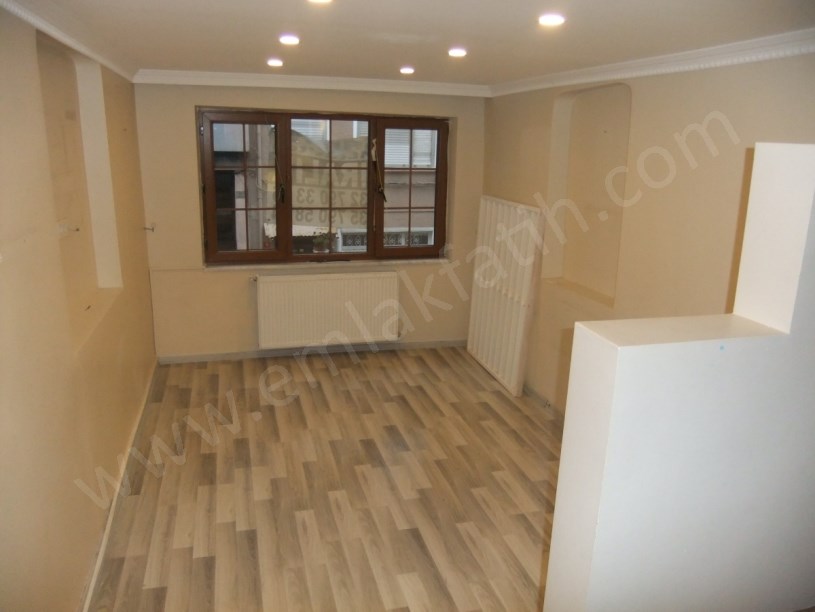 K.M.PAŞA DEMİRCİ OSMAN SOKAKTA 4 KATLI MÜSTAKİL EV