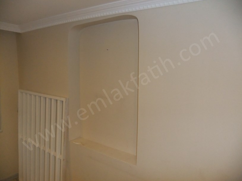 K.M.PAŞA DEMİRCİ OSMAN SOKAKTA 4 KATLI MÜSTAKİL EV