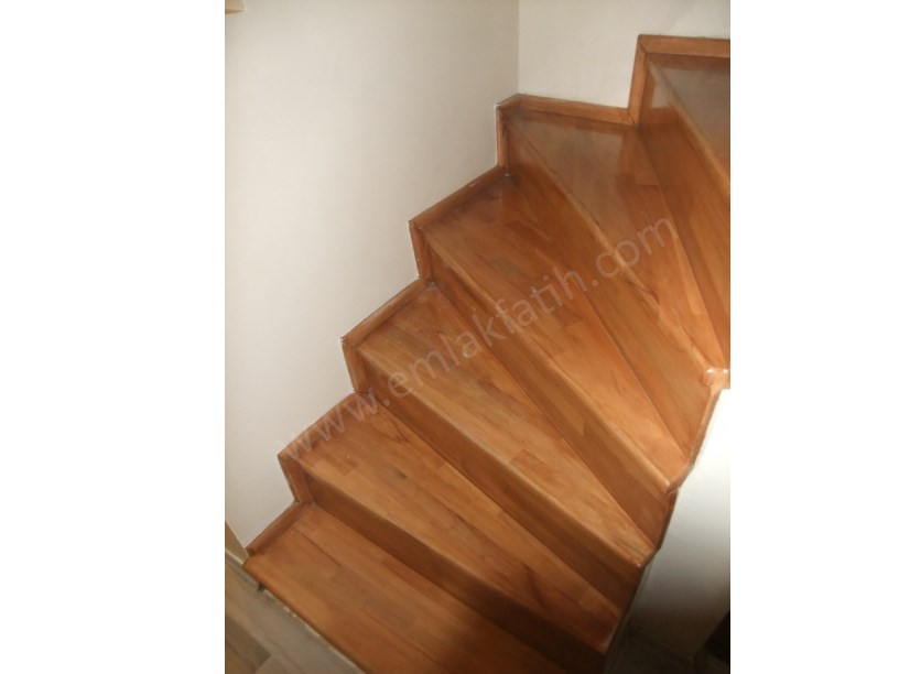 K.M.PAŞA DEMİRCİ OSMAN SOKAKTA 4 KATLI MÜSTAKİL EV