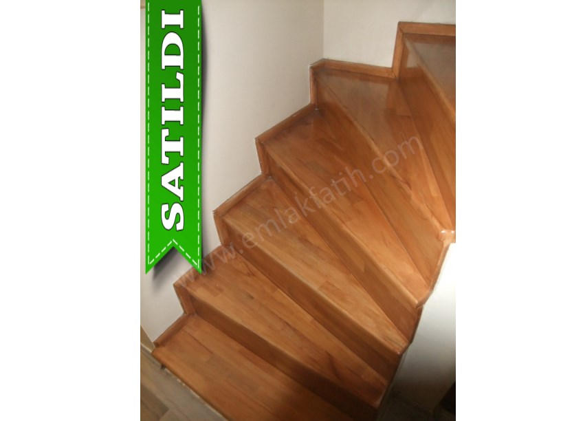 K.M.PAŞA DEMİRCİ OSMAN SOKAKTA 4 KATLI MÜSTAKİL EV