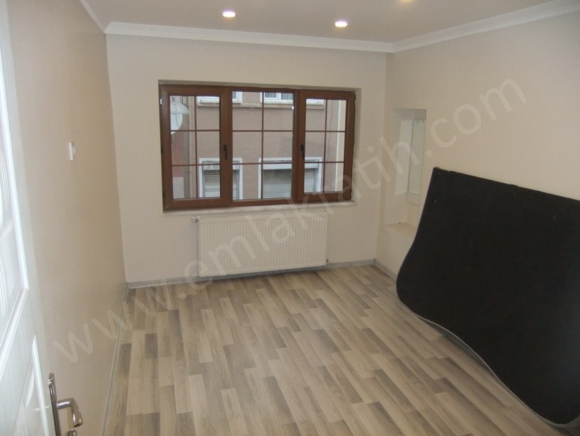 K.M.PAŞA DEMİRCİ OSMAN SOKAKTA 4 KATLI MÜSTAKİL EV