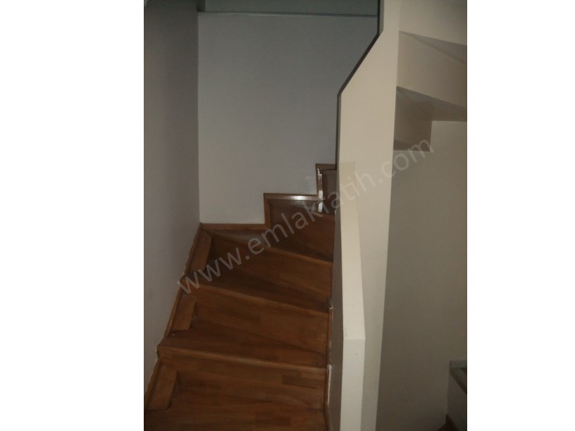 K.M.PAŞA DEMİRCİ OSMAN SOKAKTA 4 KATLI MÜSTAKİL EV