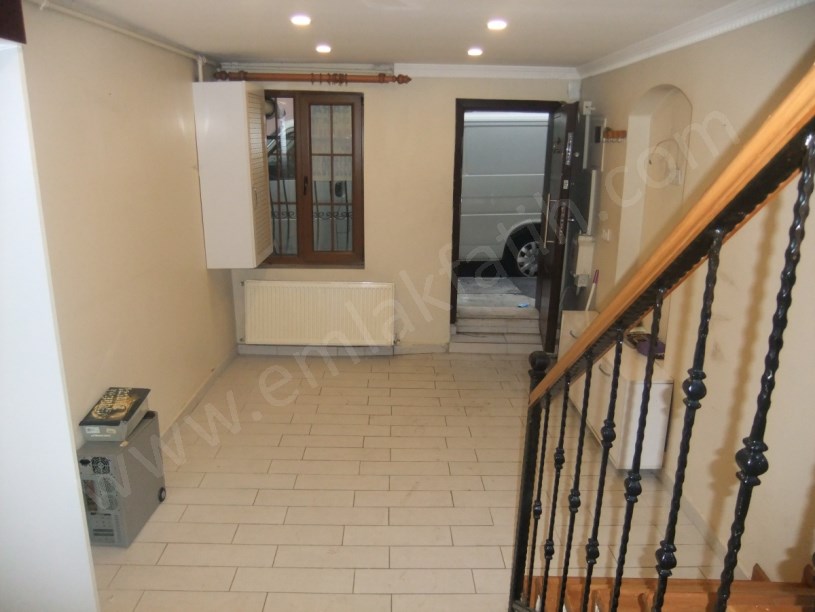 K.M.PAŞA DEMİRCİ OSMAN SOKAKTA 4 KATLI MÜSTAKİL EV ( ESKİ PORTFÖY )