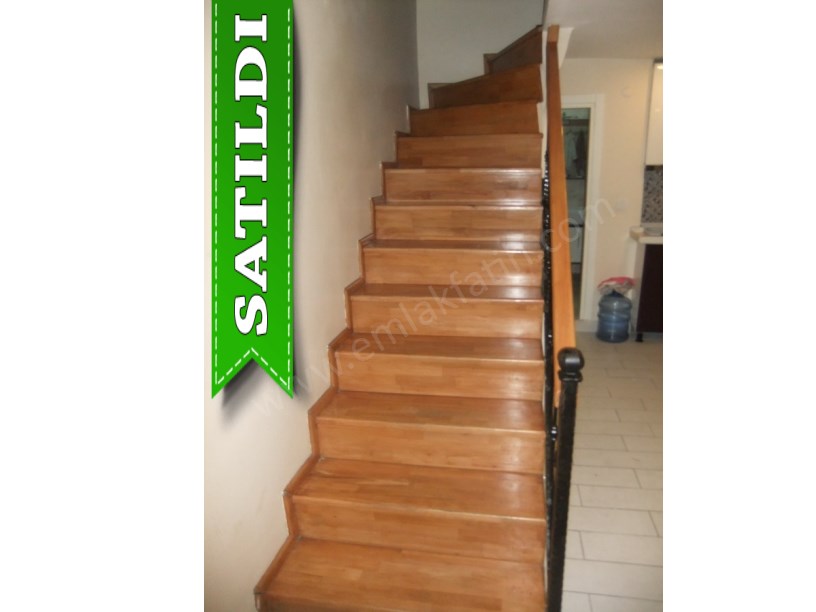 K.M.PAŞA DEMİRCİ OSMAN SOKAKTA 4 KATLI MÜSTAKİL EV ( ESKİ PORTFÖY )