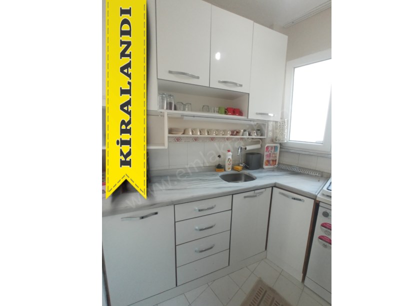 Cerrahpaşa Ana Cadde Üzeri Eşyalı 2+1 75m² 3.Kat Daire