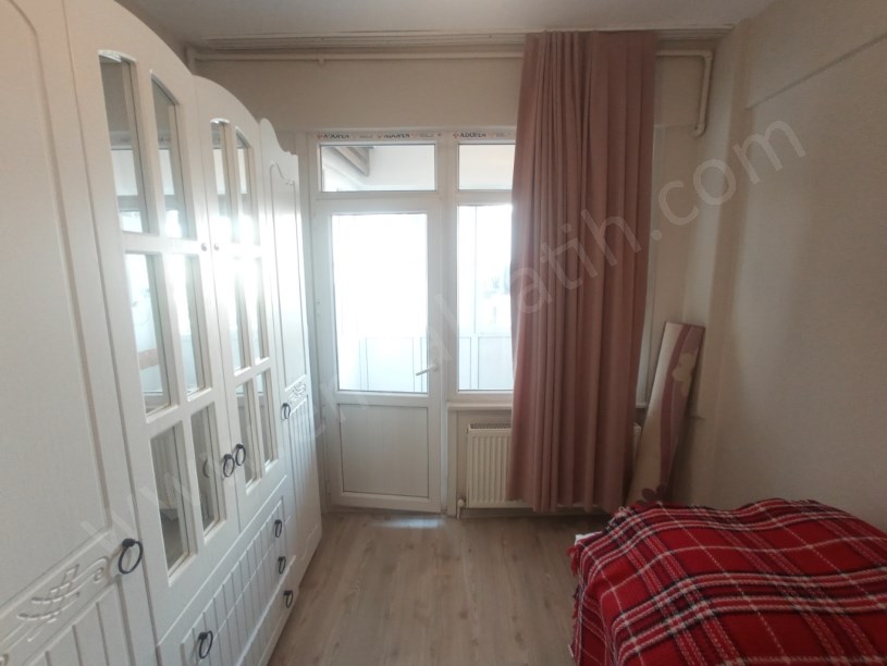 Ana Cadde Üzeri Eşyalı 2+1 75m² 3.Kat Daire
