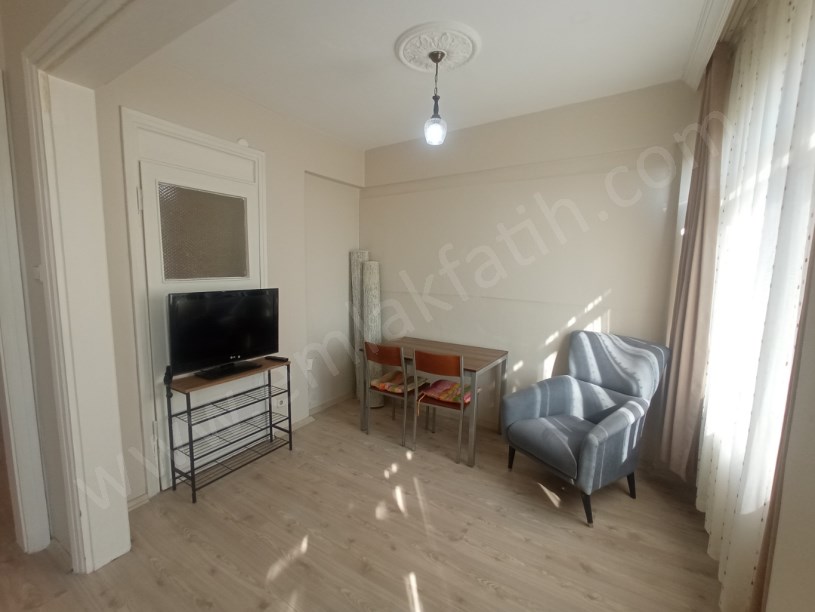Cerrahpaşa Ana Cadde Üzeri Eşyalı 2+1 75m² 3.Kat Daire