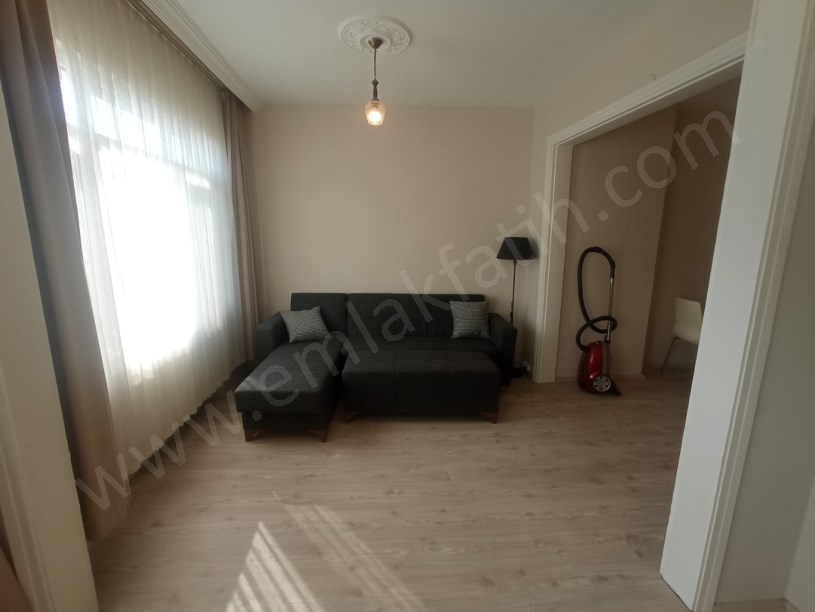 Cerrahpaşa Ana Cadde Üzeri Eşyalı 2+1 75m² 3.Kat Daire