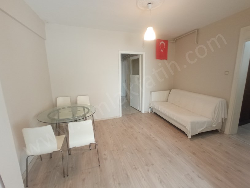Ana Cadde Üzeri Eşyalı 2+1 75m² 3.Kat Daire