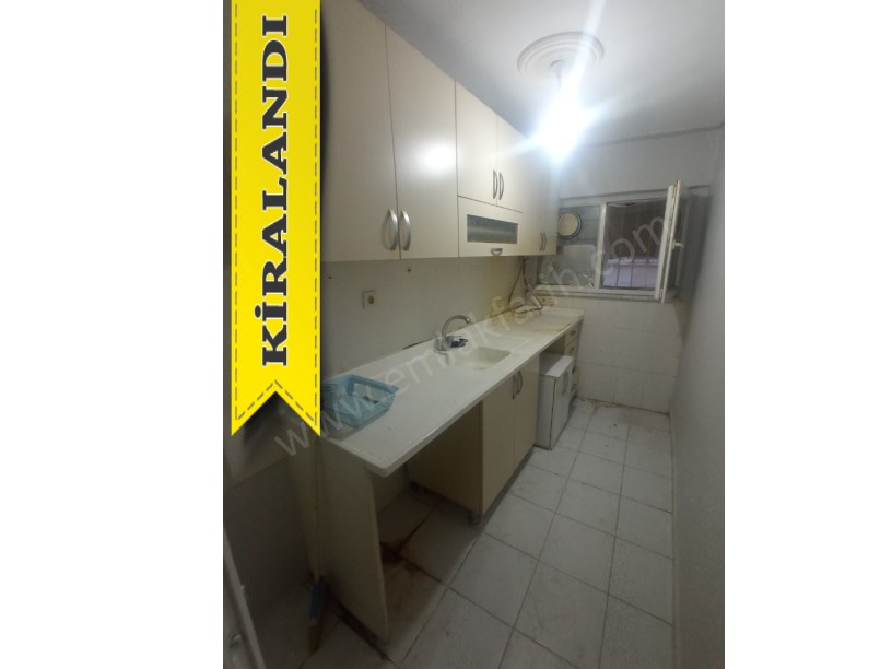 Kocamustafapaşa Balta Sokak Kiralık 2+1 Daire Full Yapılı Yarı Bodrum