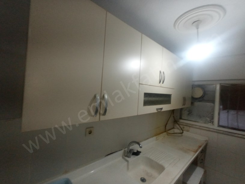 Kocamustafapaşa Balta Sokak Kiralık 2+1 Daire Full Yapılı Yarı Bodrum