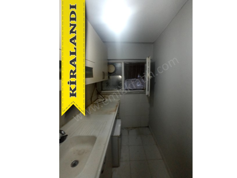 Kocamustafapaşa Balta Sokak Kiralık 2+1 Daire Full Yapılı Yarı Bodrum