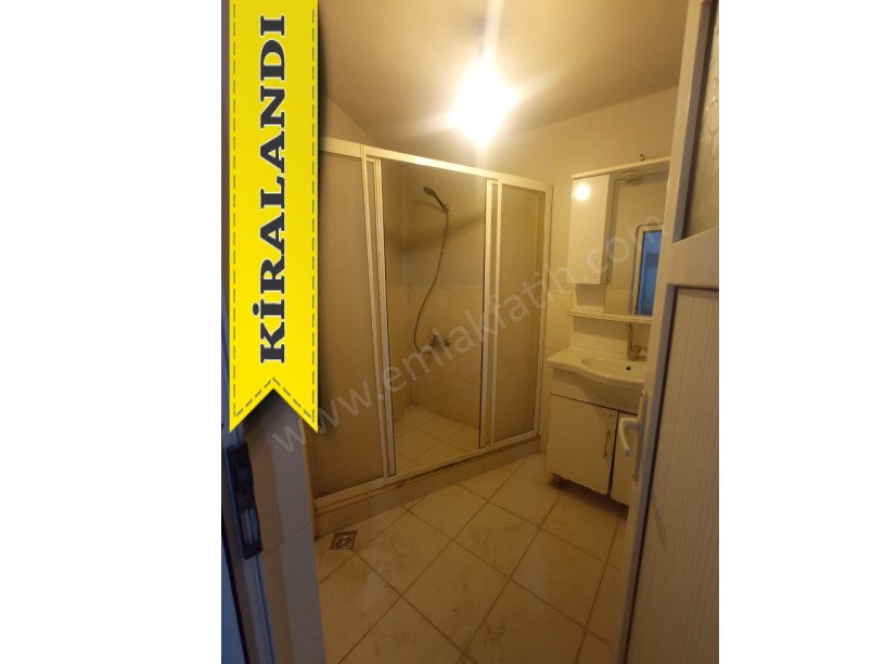 Kocamustafapaşa Balta Sokak Kiralık 2+1 Daire Full Yapılı Yarı Bodrum