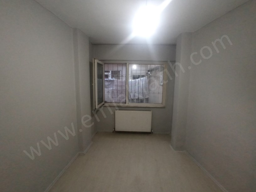 Kocamustafapaşa Balta Sokak Kiralık 2+1 Daire Full Yapılı Yarı Bodrum