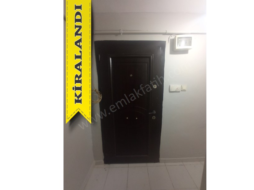 Kocamustafapaşa Balta Sokak Kiralık 2+1 Daire Full Yapılı Yarı Bodrum