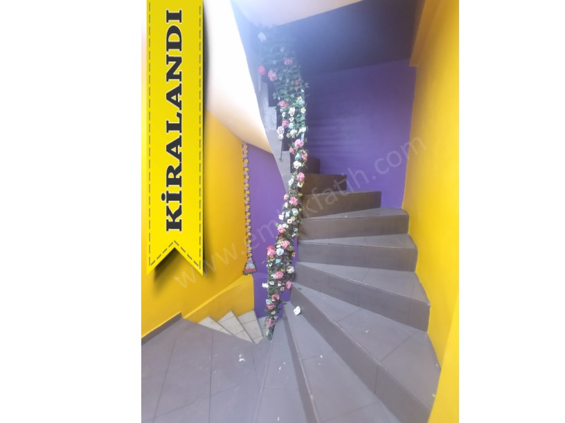 FATİH EMLAKTAN ANA CADDE ÜZERİ 4 KATLI FIRSAT DÜKKAN