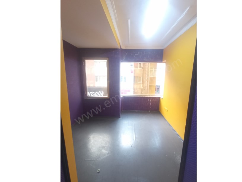 FATİH EMLAKTAN ANA CADDE ÜZERİ 4 KATLI FIRSAT DÜKKAN