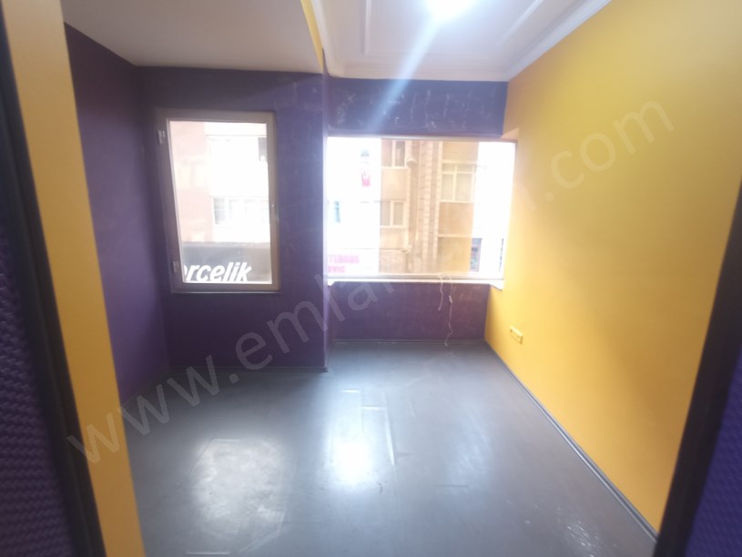 FATİH EMLAKTAN ANA CADDE ÜZERİ 4 KATLI FIRSAT DÜKKAN