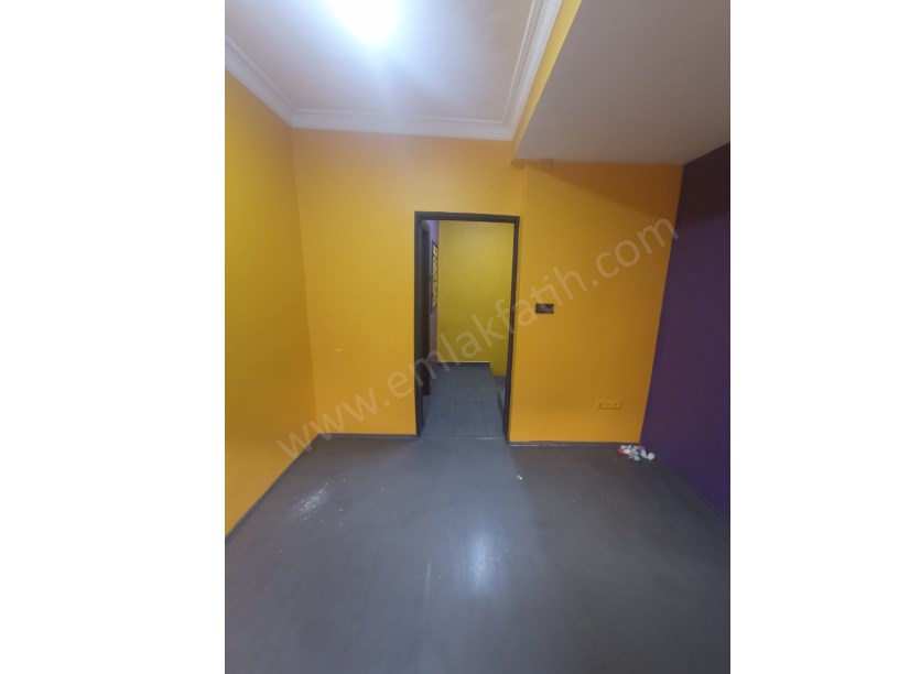 FATİH EMLAKTAN ANA CADDE ÜZERİ 4 KATLI FIRSAT DÜKKAN