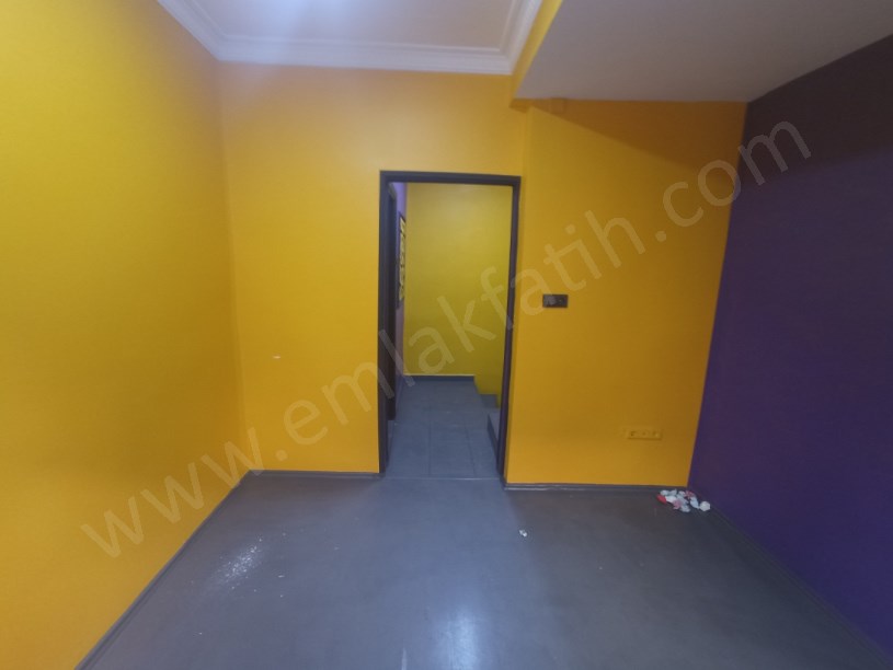 FATİH EMLAKTAN ANA CADDE ÜZERİ 4 KATLI  ( ESKİ PORTFÖY )