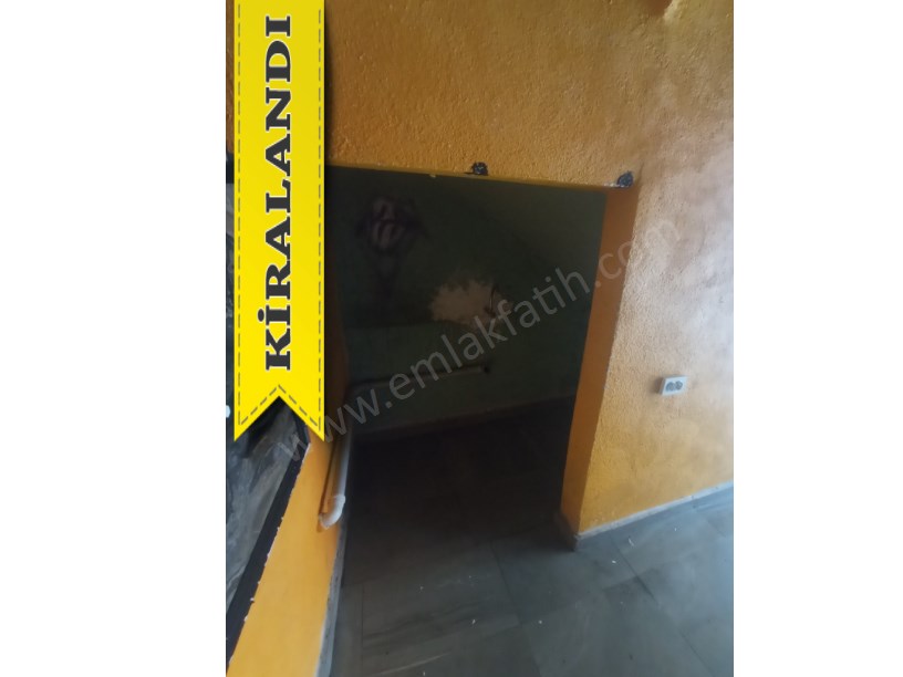 FATİH EMLAKTAN ANA CADDE ÜZERİ 4 KATLI FIRSAT DÜKKAN