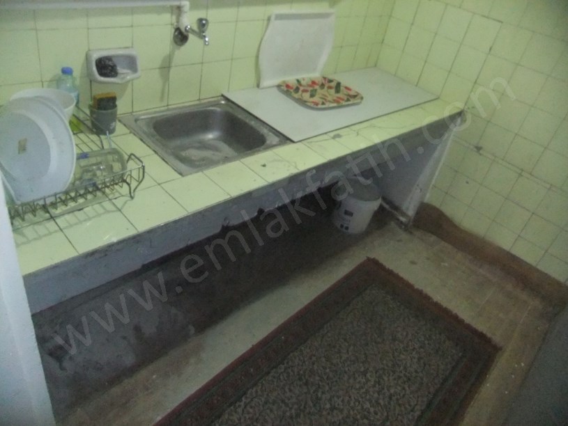 Kocamustafapaşa Nafız Gürman CAD Kiralık Eşyalı 1+1 Daire 