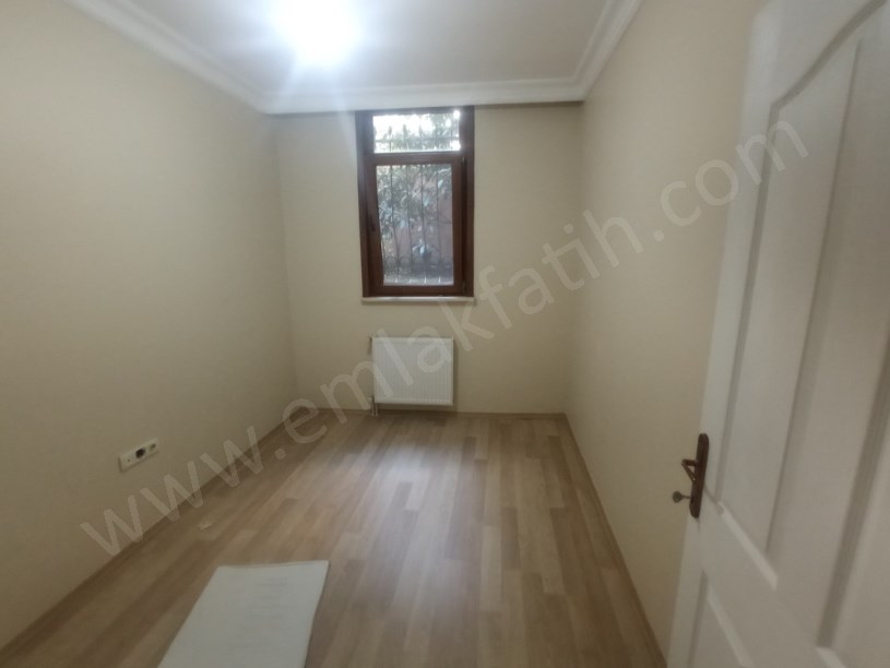 Kocamustafapaşa Genç Kiralık Daire 3+1  ( ESKİ PORTFÖY )
