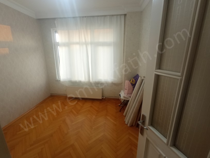 Kocamustafapaşa Kiralık Daire 3+1  ( ESKİ PORTFÖY )