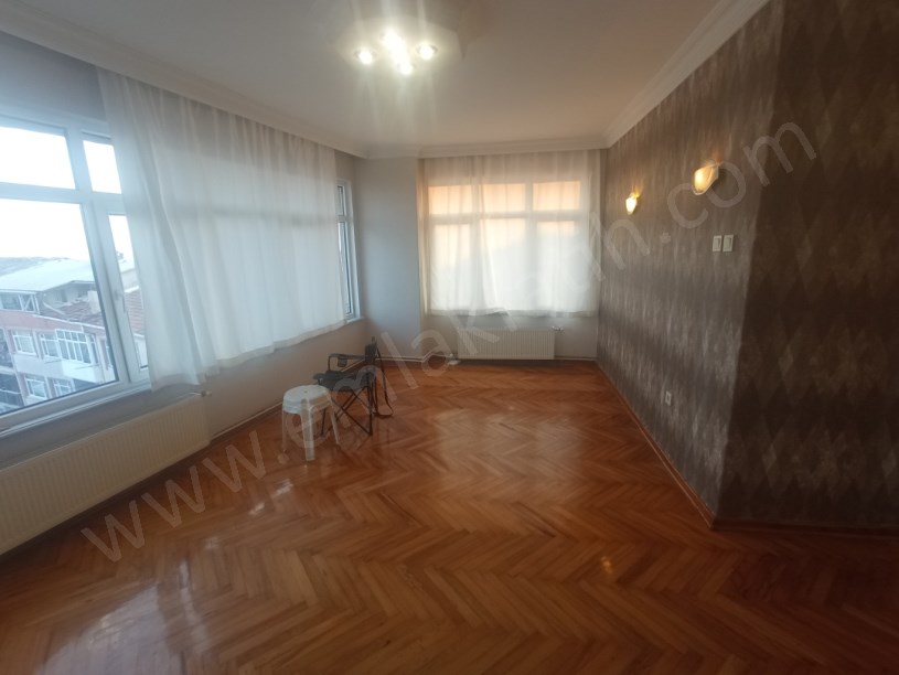 Kocamustafapaşa Kiralık Daire 3+1  ( ESKİ PORTFÖY )