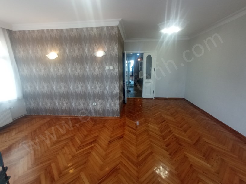 Kocamustafapaşa Kiralık Daire 3+1  ( ESKİ PORTFÖY )