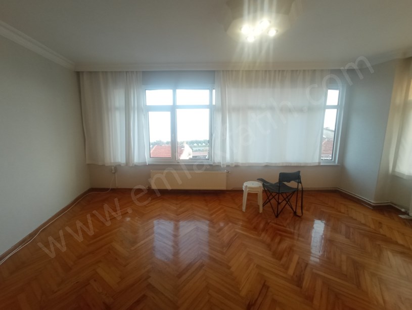 Kocamustafapaşa Kiralık Daire 3+1  ( ESKİ PORTFÖY )