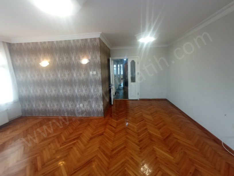 Kocamustafapaşa Kiralık Daire 3+1  ( ESKİ PORTFÖY )