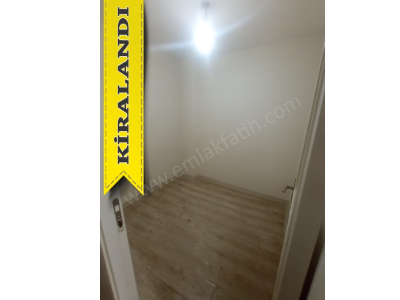 Kocamustafapaşa Merhaba Cad. Kiralık Daire 1,5+1 Temiz Çift Cepheli