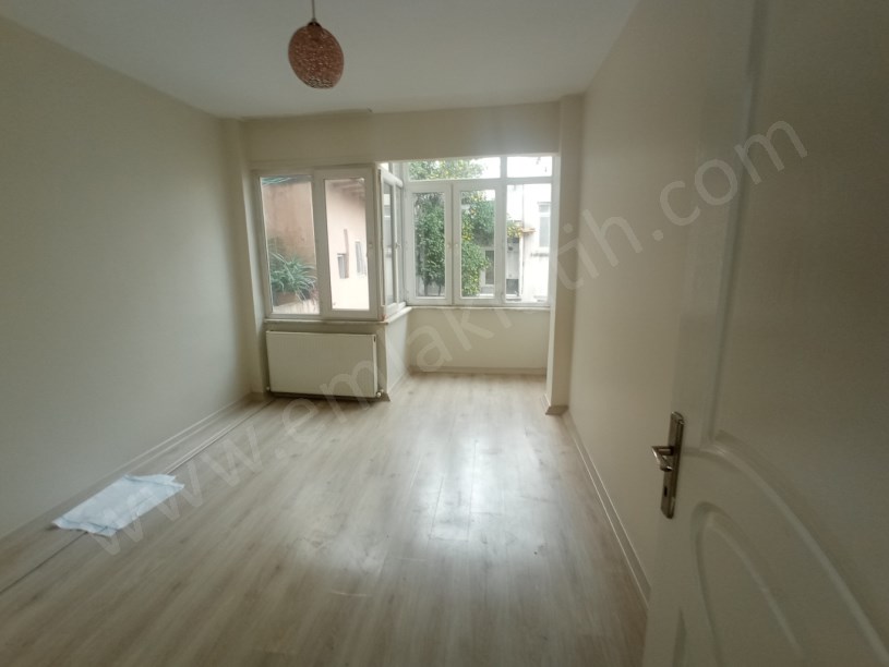 Kocamustafapaşa Merhaba Cad. Kiralık Daire 1,5+1  ( ESKİ PORTFÖY )