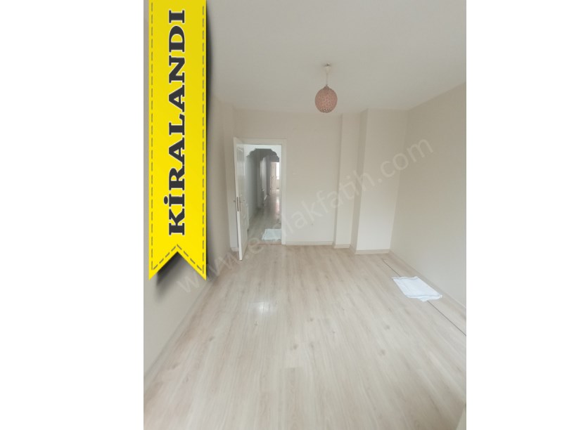Kocamustafapaşa Merhaba Cad. Kiralık Daire 1,5+1 Temiz Çift Cepheli