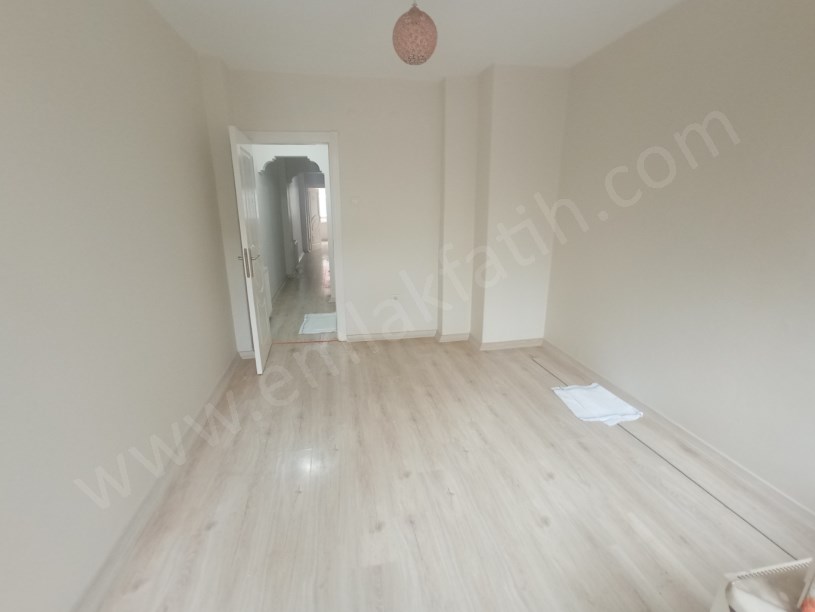 Kocamustafapaşa Merhaba Cad. Kiralık Daire 1,5+1  ( ESKİ PORTFÖY )