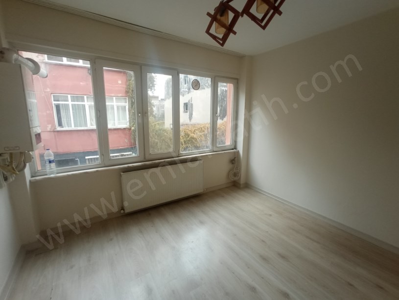 Kocamustafapaşa Merhaba Cad. Kiralık Daire 1,5+1  ( ESKİ PORTFÖY )