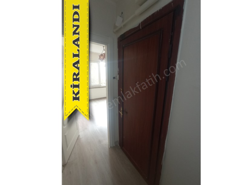 Kocamustafapaşa Merhaba Cad. Kiralık Daire 1,5+1 Temiz Çift Cepheli