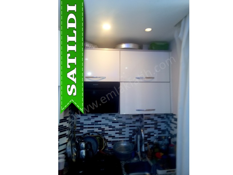 KOCAMUSTAFAPAŞA CAMBAZİYE MEKTEBİ SK SATILIK DAİRE YÜKSEK GİRİŞ