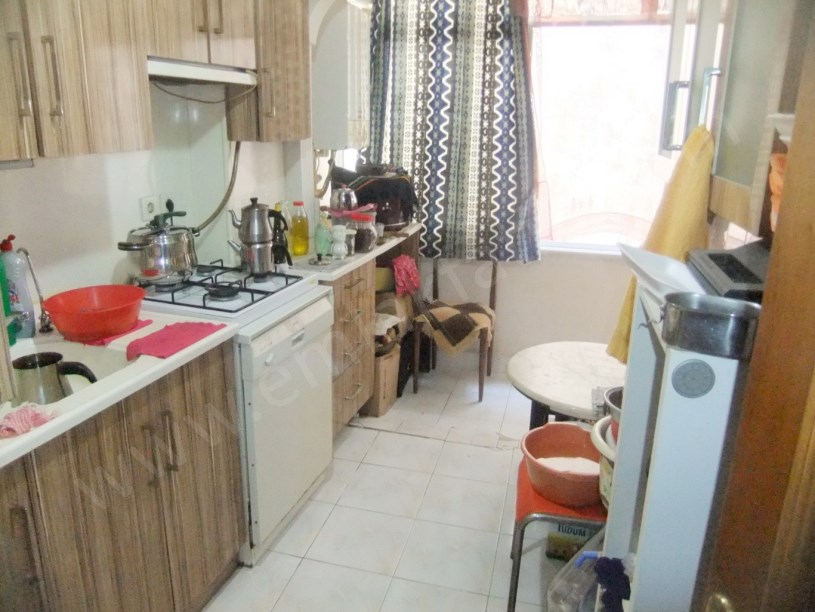 Kocamustafapaşa Cadde Üstü Satılık Daire ( ESKİ PORTFÖY )