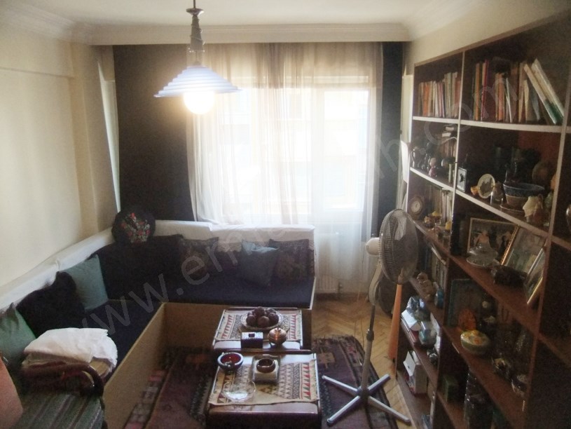 Kocamustafapaşa Cadde Üstü Satılık Daire ( ESKİ PORTFÖY )