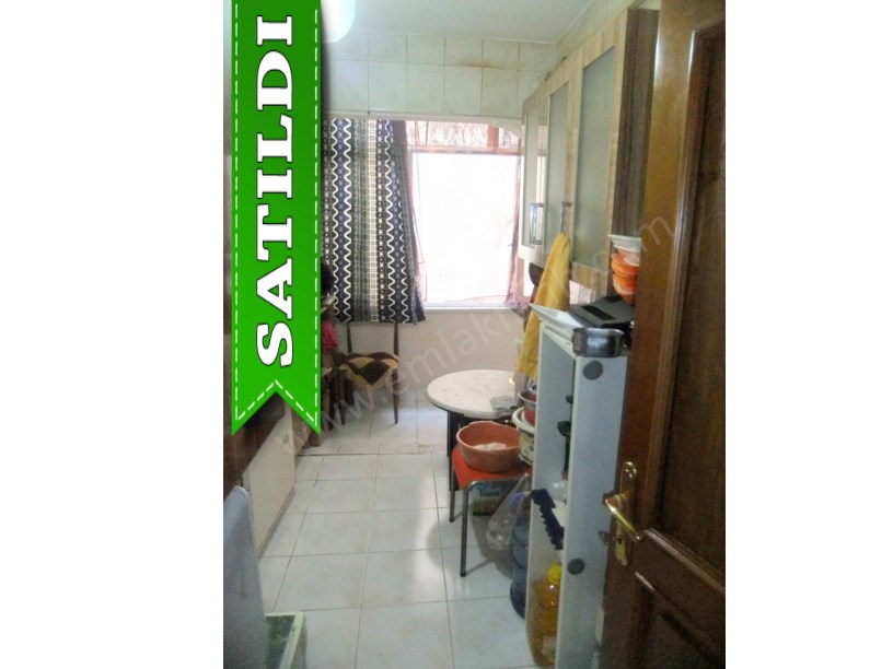 Kocamustafapaşa Cadde Üstü Satılık Daire ( ESKİ PORTFÖY )