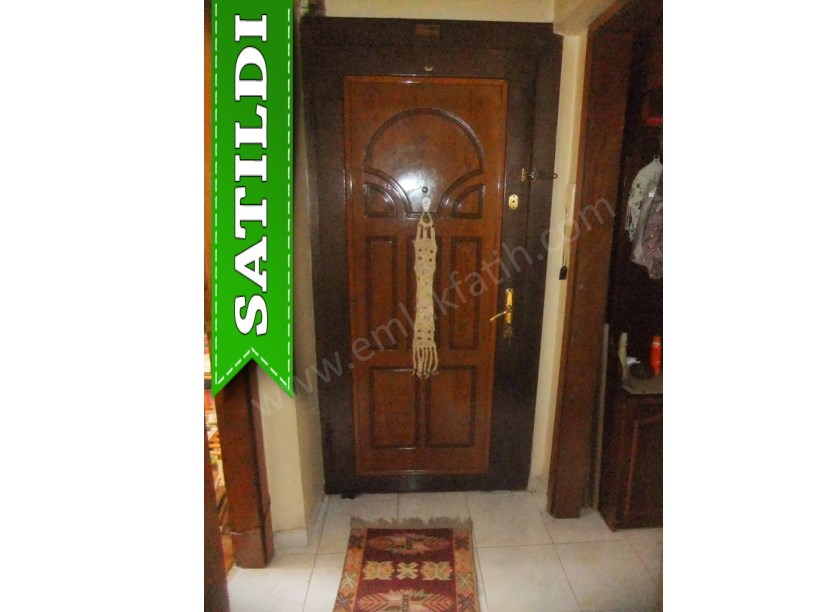 Kocamustafapaşa Cadde Üstü Satılık Daire ( ESKİ PORTFÖY )