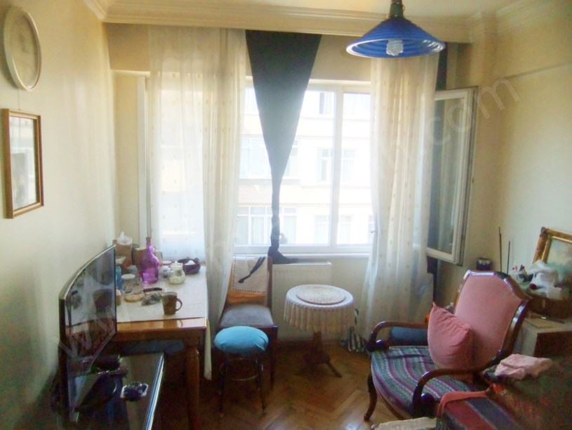 Kocamustafapaşa Cadde Üstü Satılık Daire ( ESKİ PORTFÖY )