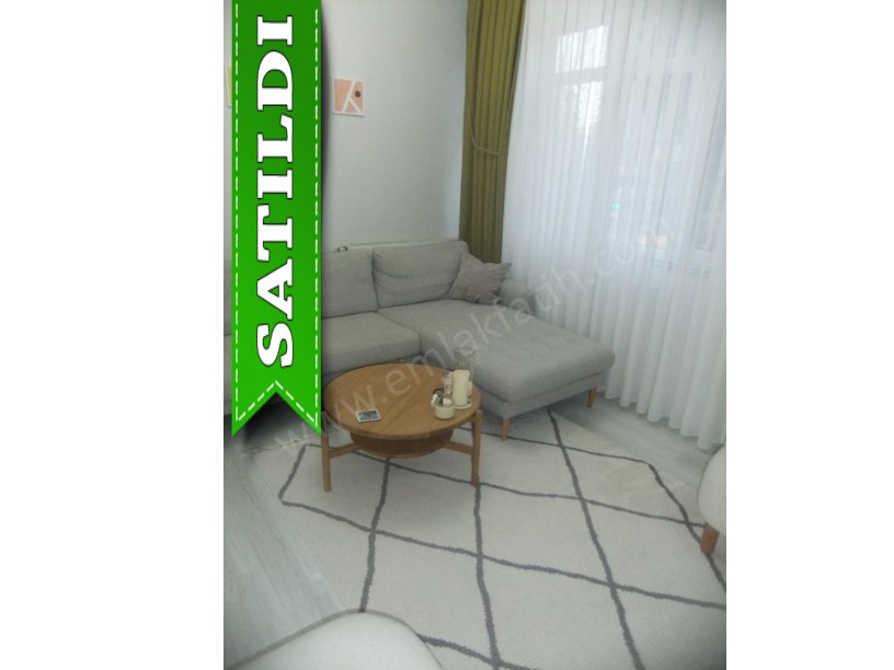 Kocamustafapaşa Şırlağan Sk. Satılık Daire Çift Cepheli Kombili