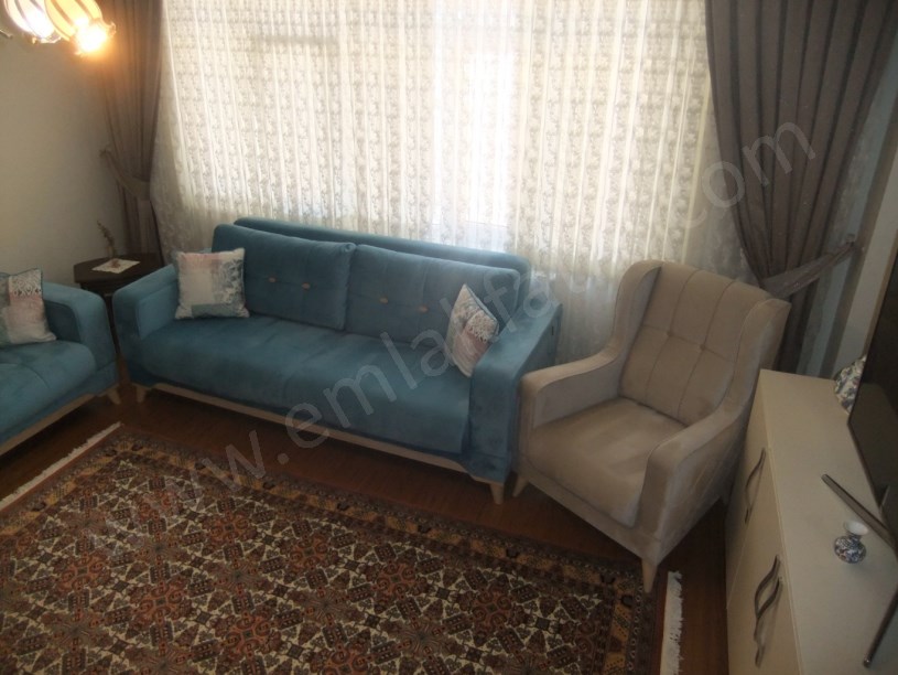 Kocamustafapaşa Melikşah Sk. Satılık Daire Çift Cepheli Kombili