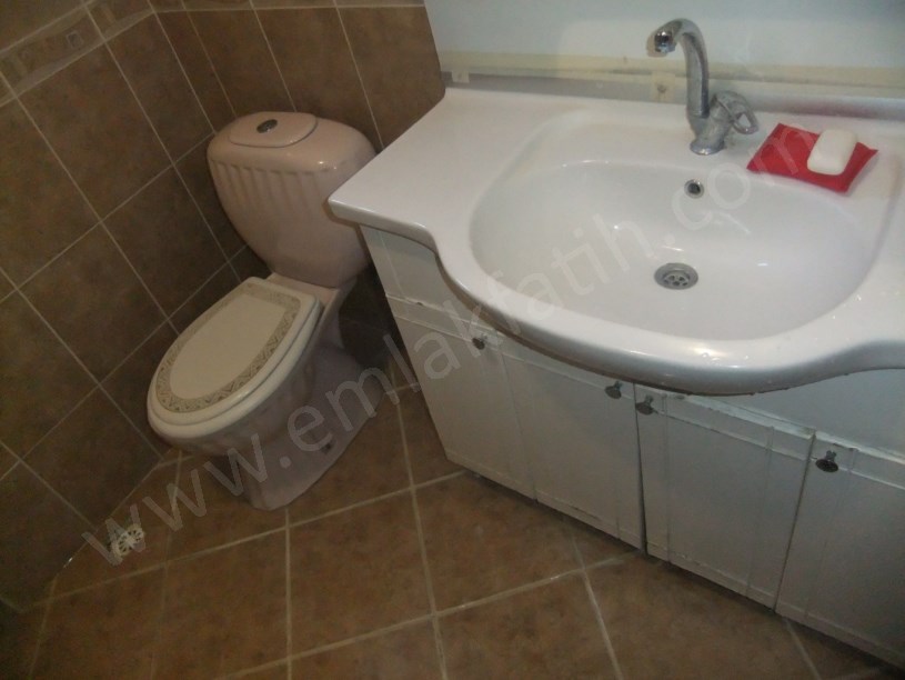 Kocamustafapaşa Melikşah Sk. Satılık Daire Çift Cepheli Kombili