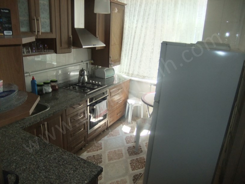 Kocamustafapaşa Melikşah Sk. Satılık Daire Çift Cepheli Kombili