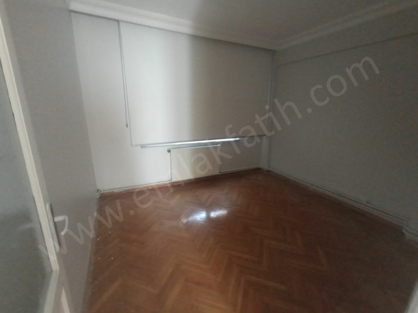 Kocamustafapaşa Kiralık Daire 3+1 Meydana Çok Yakın